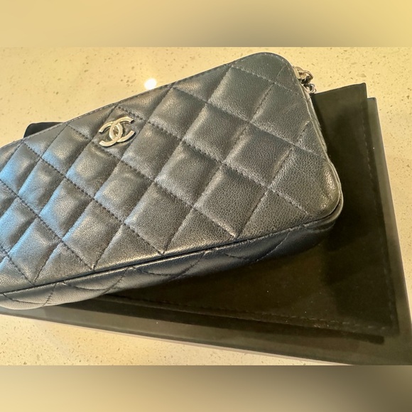 CHANEL Double Zip WOC - Picture 4 of 9